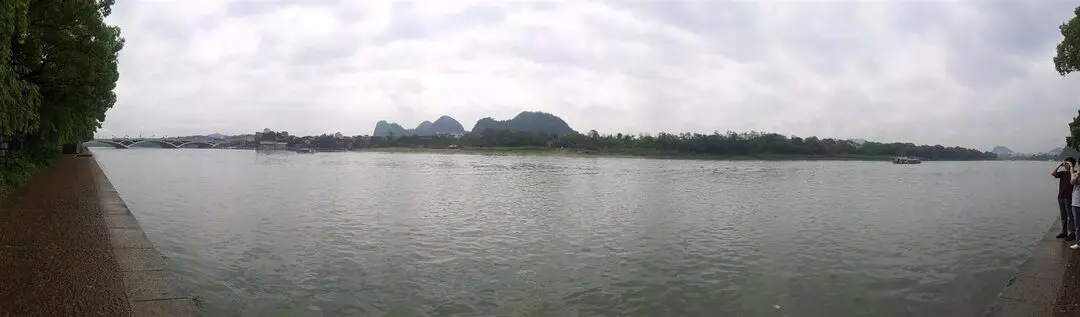 桂林山水甲天下,玉碧罗青意可参