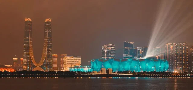 Learning the Fengqiao Experience in Zhejiang