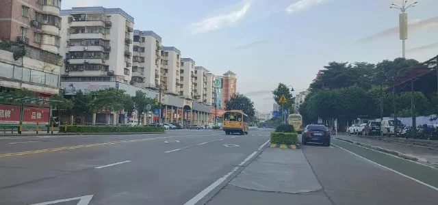 Hehe likes to take the school bus