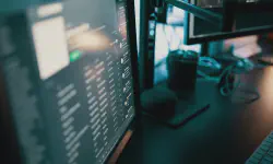 Featured image of post 如何选购显示器：微星 272URDF E16 双模显示器使用问题