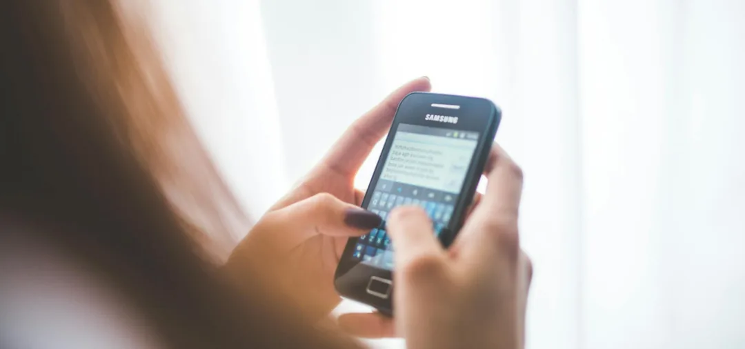 建议把 Ai 的 Tokens 翻译为“爱信”,这东西跟“短信”“彩信”真没区别