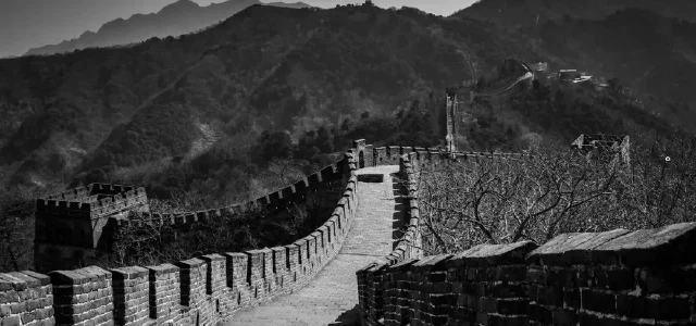 What Are Online Debates About Historical Issues Really Arguing About?