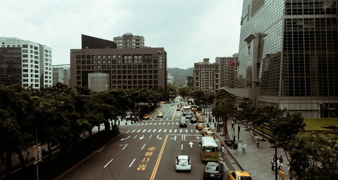 为何在中国几乎没人讨论道路“降速”问题？