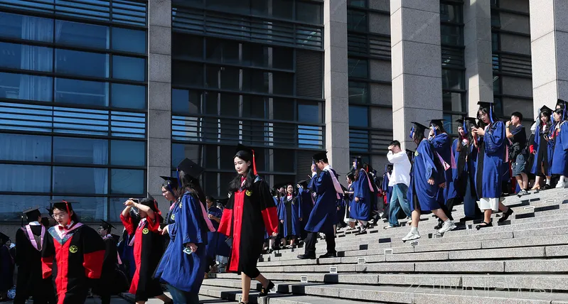 Why Encourage Zhejiang University Graduates to Study Law Abroad
